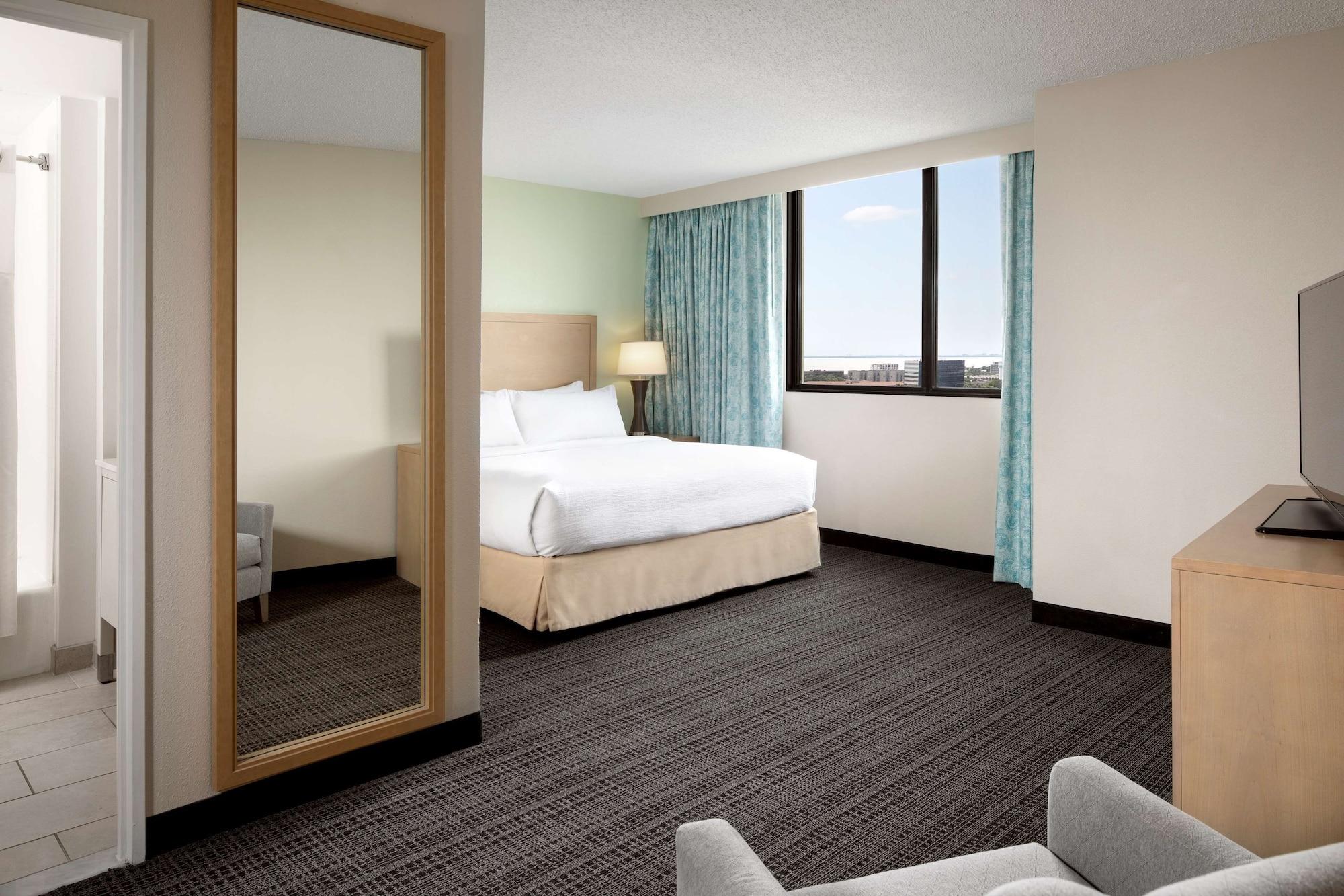 Embassy Suites By Hilton Tampa Airport Westshore Exterior photo