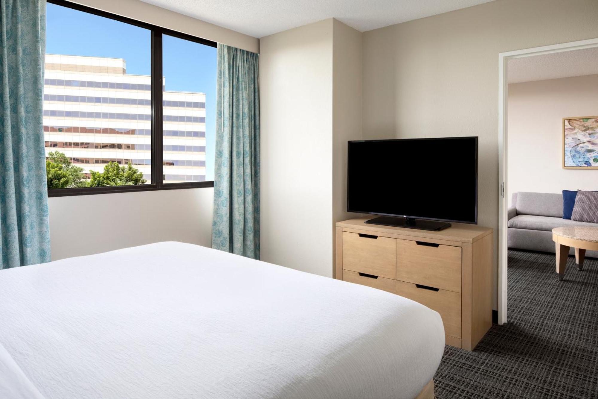 Embassy Suites By Hilton Tampa Airport Westshore Exterior photo