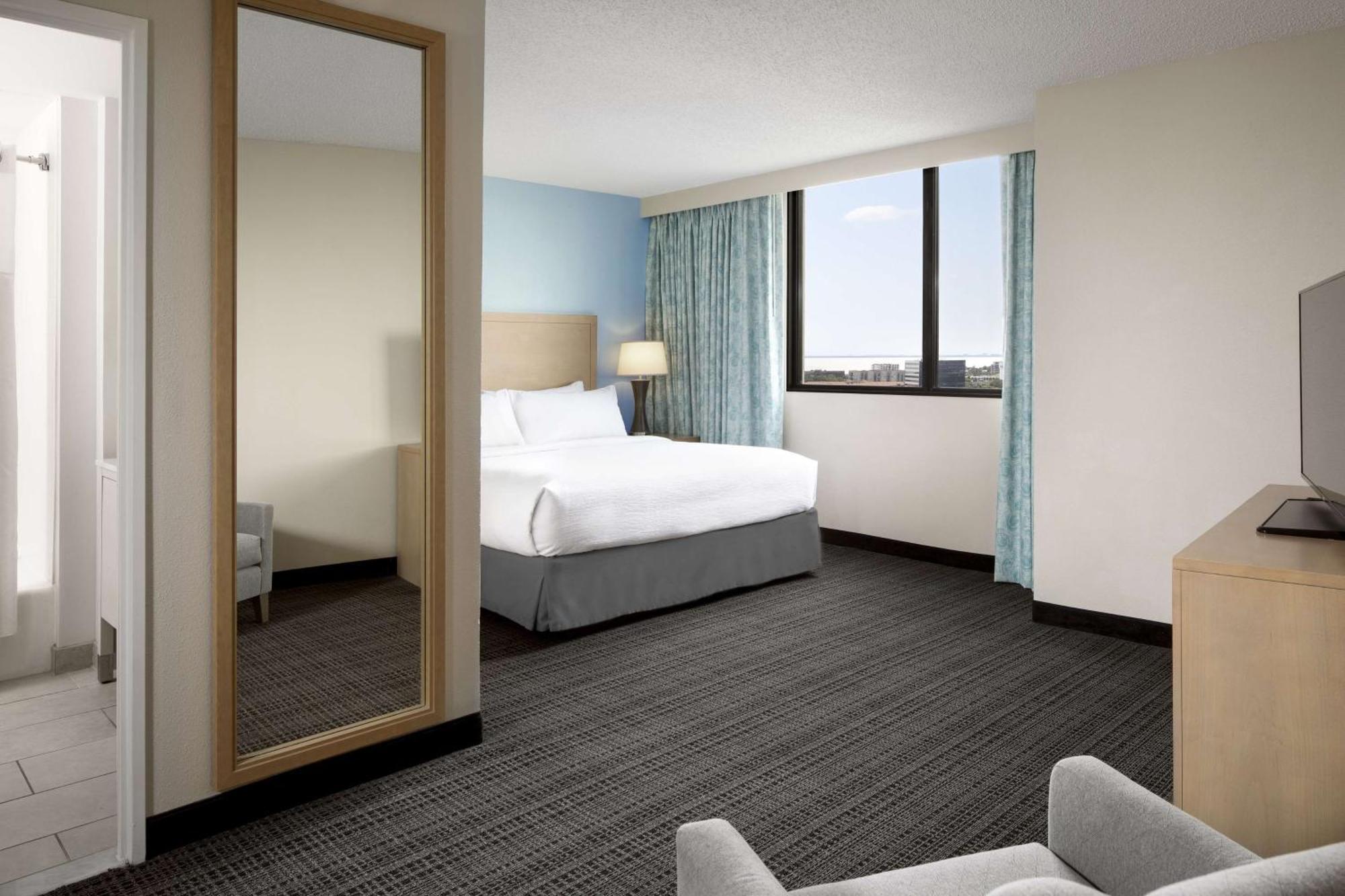 Embassy Suites By Hilton Tampa Airport Westshore Exterior photo